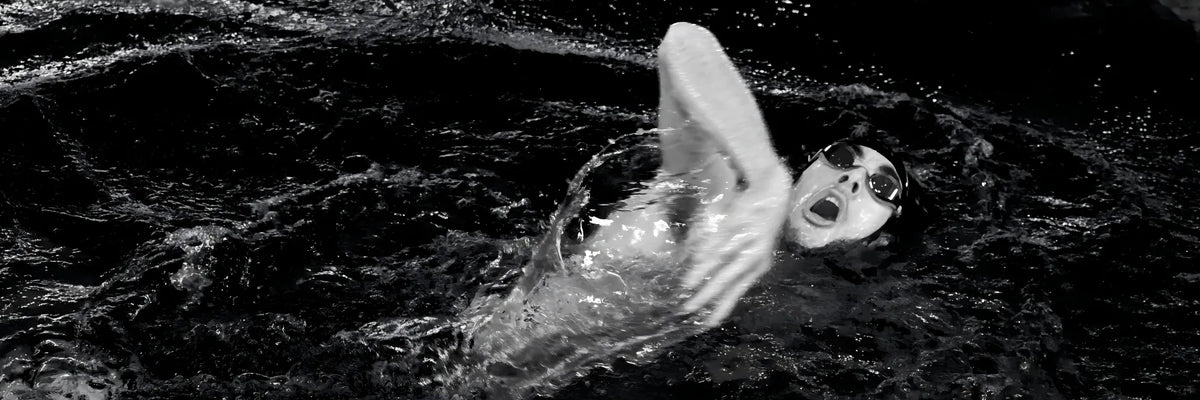 swimmer_swimming_in_the_open_water